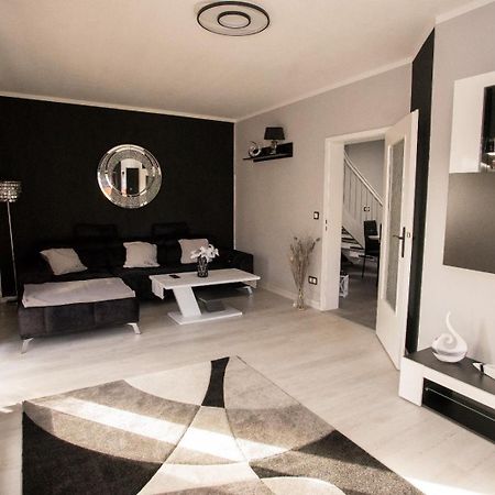 Zum Kaeutzchen 120Qm Ferienhaus 8 Personen 4 Schlafzimmer Nossentiner Huette Εξωτερικό φωτογραφία