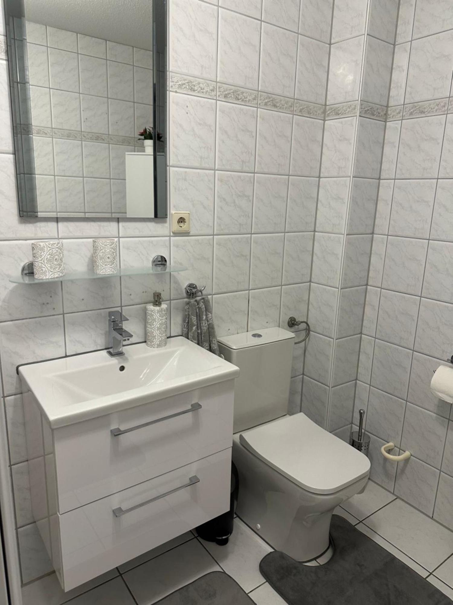 Zum Kaeutzchen 120Qm Ferienhaus 8 Personen 4 Schlafzimmer Nossentiner Huette Εξωτερικό φωτογραφία