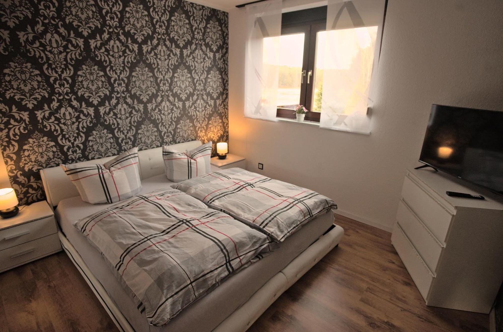 Zum Kaeutzchen 120Qm Ferienhaus 8 Personen 4 Schlafzimmer Nossentiner Huette Εξωτερικό φωτογραφία